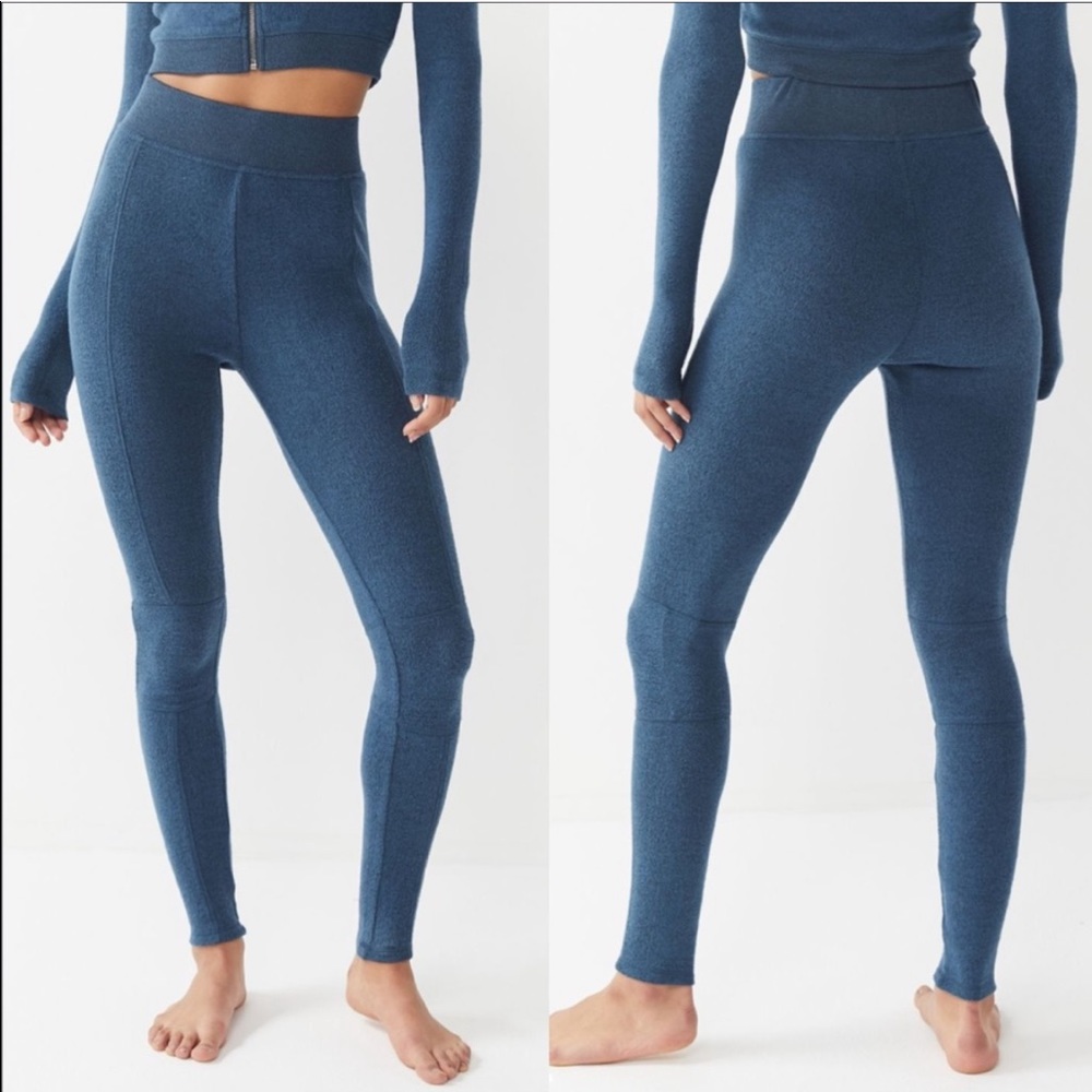 Out from under Sydney leggings NWOT